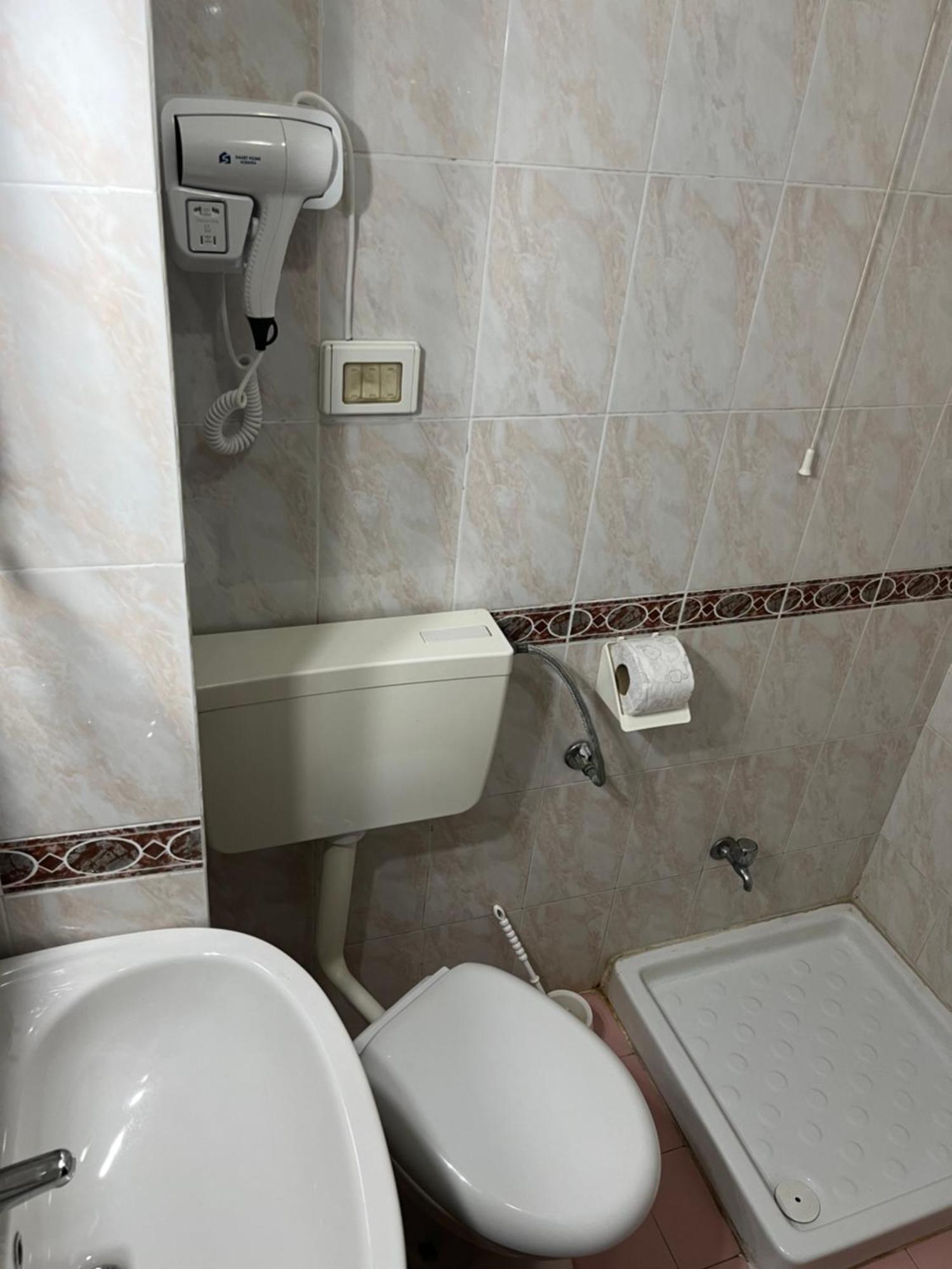 ~Villa Gloria~ Durres Exterior photo